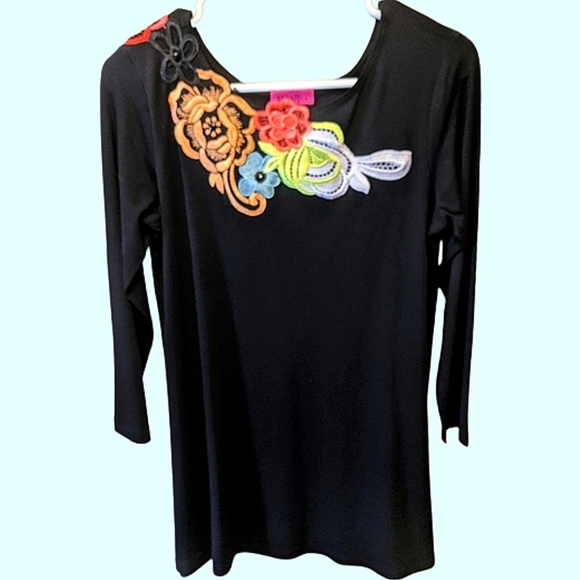 max and rina Tops - Max & Rina Floral Embellished Tunic Top